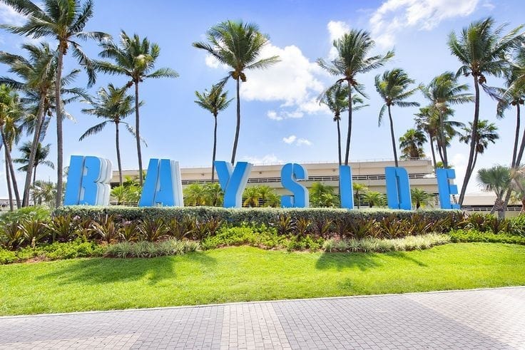 Best Hotels Near Bayside Marketplace