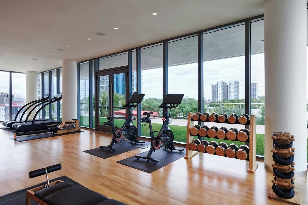 On-site gym at CitizenM Miami Worldcenter, a fitness facility for digital nomads and remote workers staying long-term in Miami.
